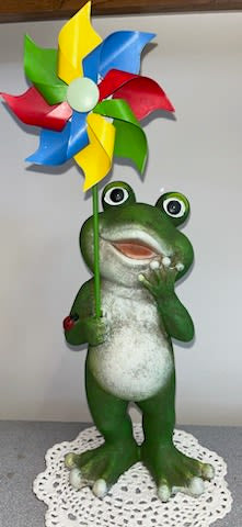 Frog Spinner Yard Decoration