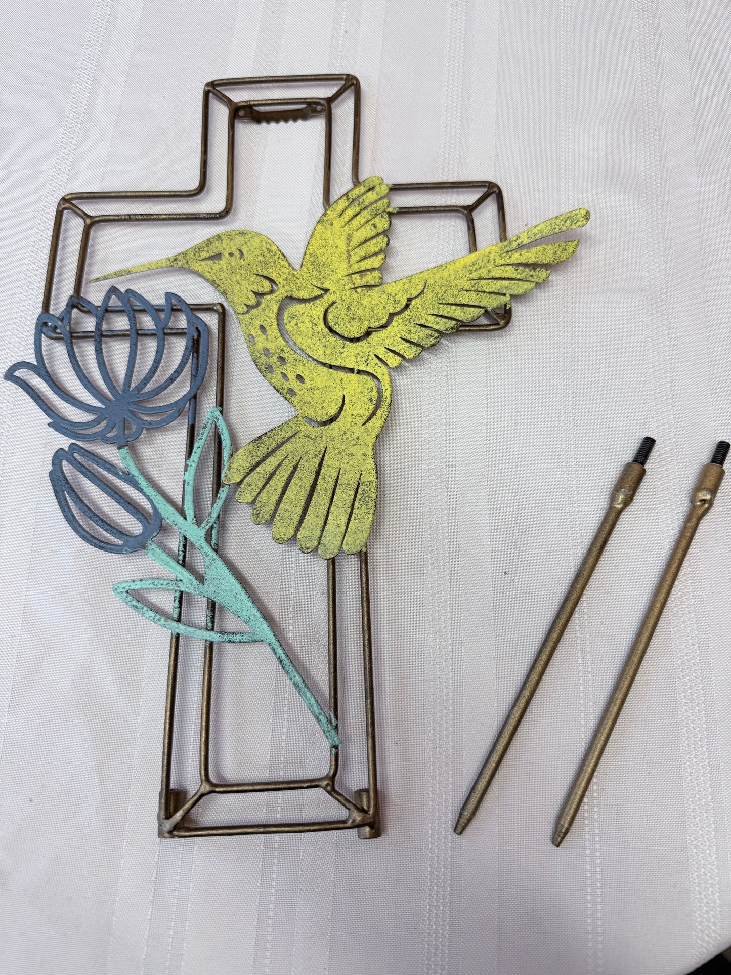 Hummingbird Cross Plant Stake – White Lilies N Paradise, Kokomo IN