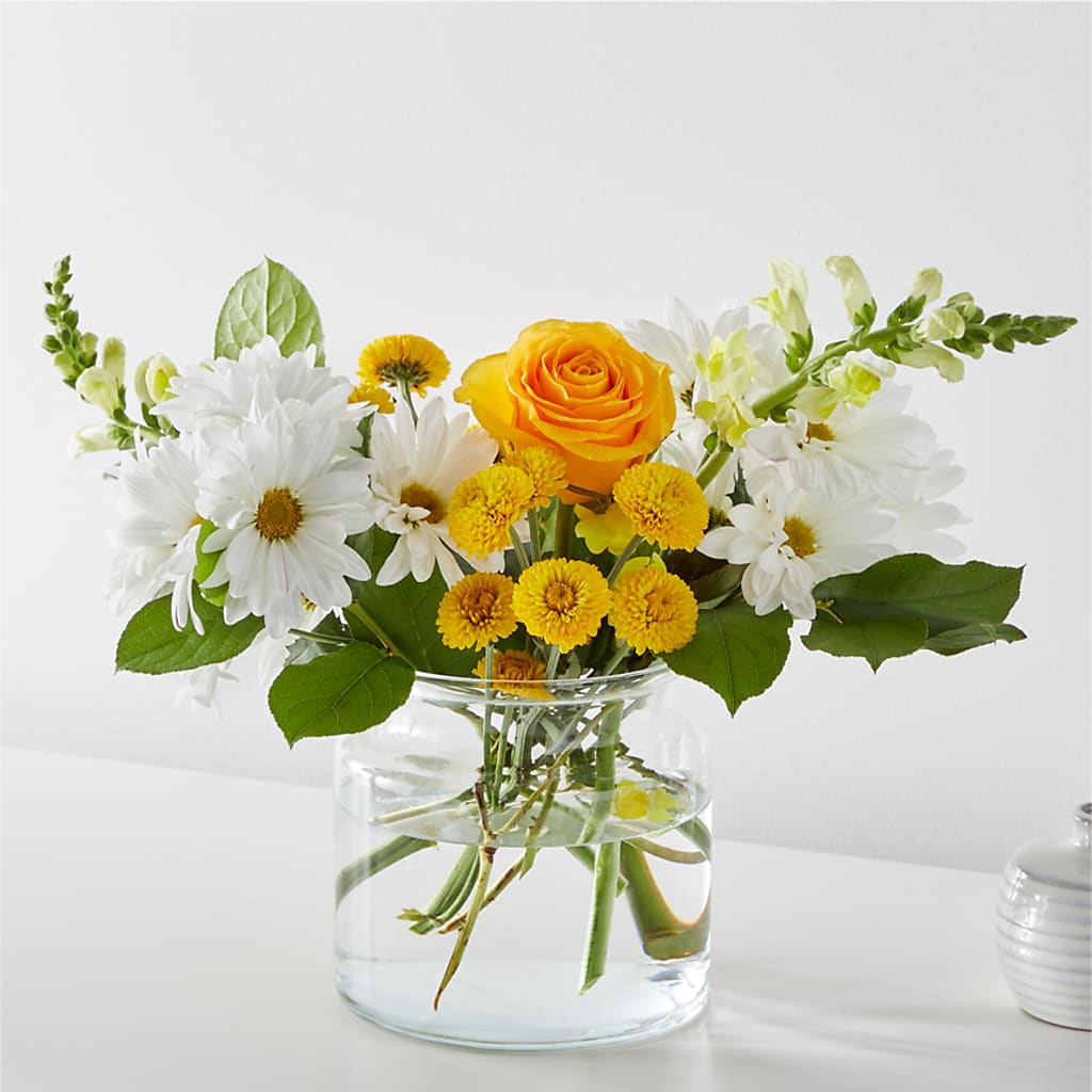 Sun Salutation Bouquet – White Lilies N Paradise, Kokomo IN
