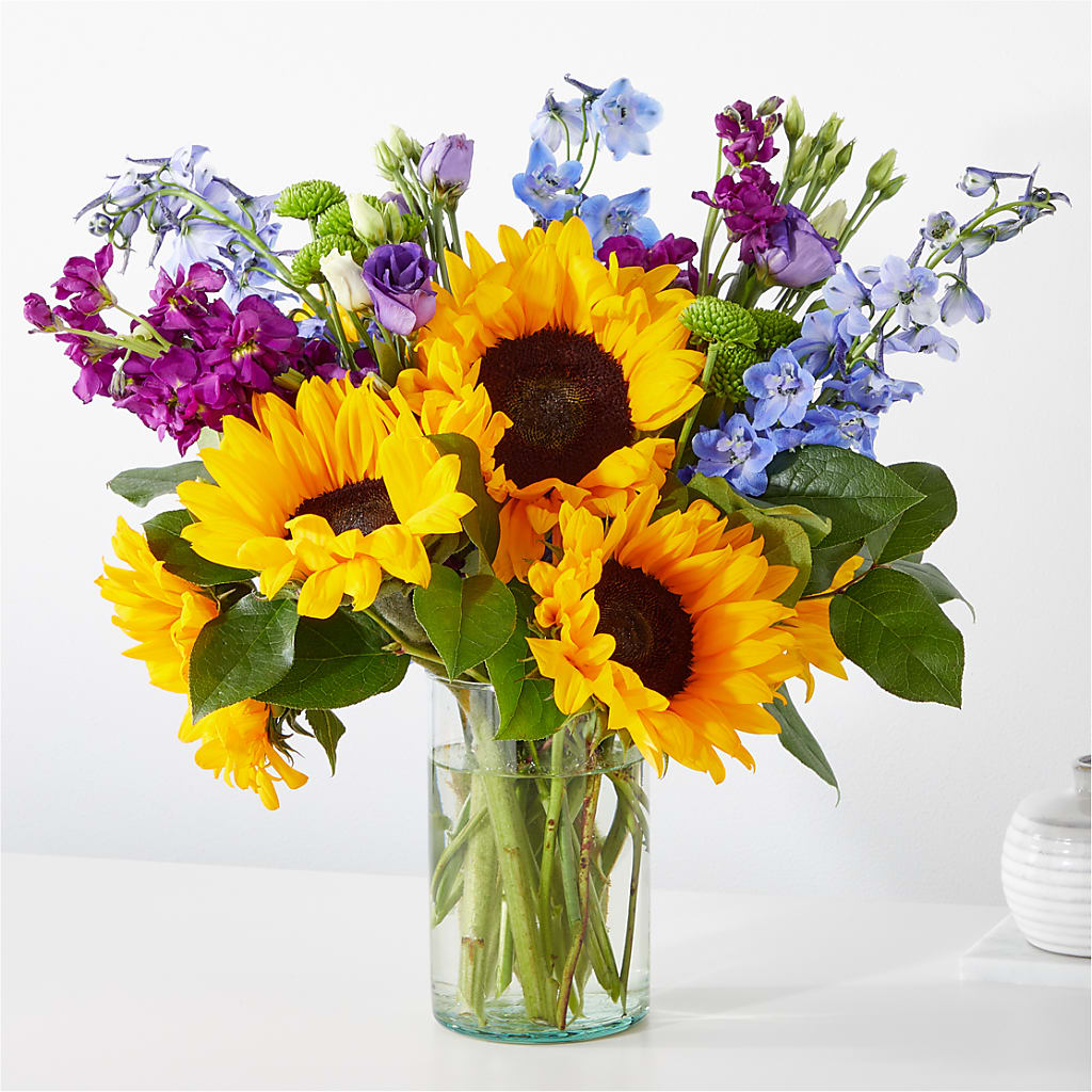 Catching Rays Bouquet – White Lilies N Paradise, Kokomo IN