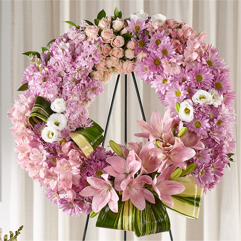 Gift of Warmth Wreath – White Lilies N Paradise, Kokomo IN