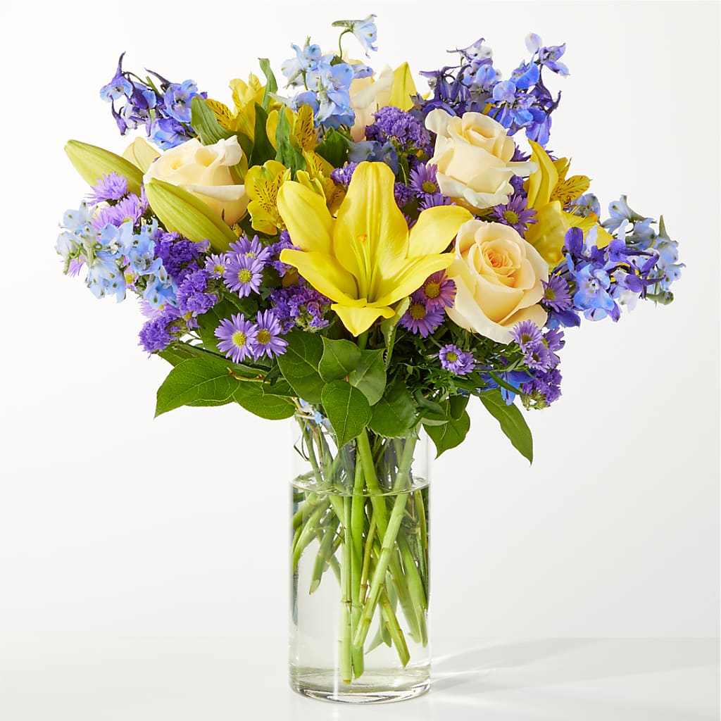 Limoncello Bouquet – White Lilies N Paradise, Kokomo IN