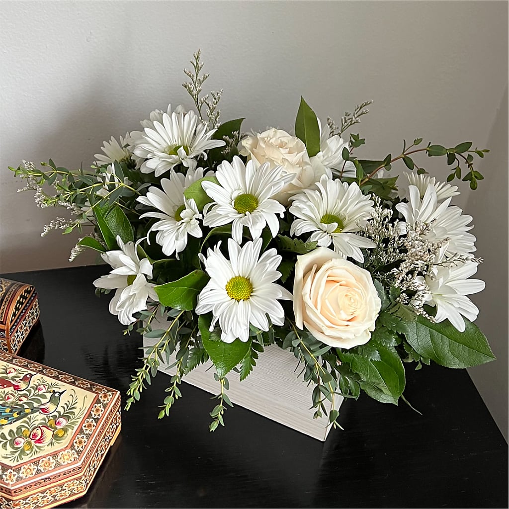 Fresh Linen Box Bouquet –  White Lilies N Paradise, Kokomo IN