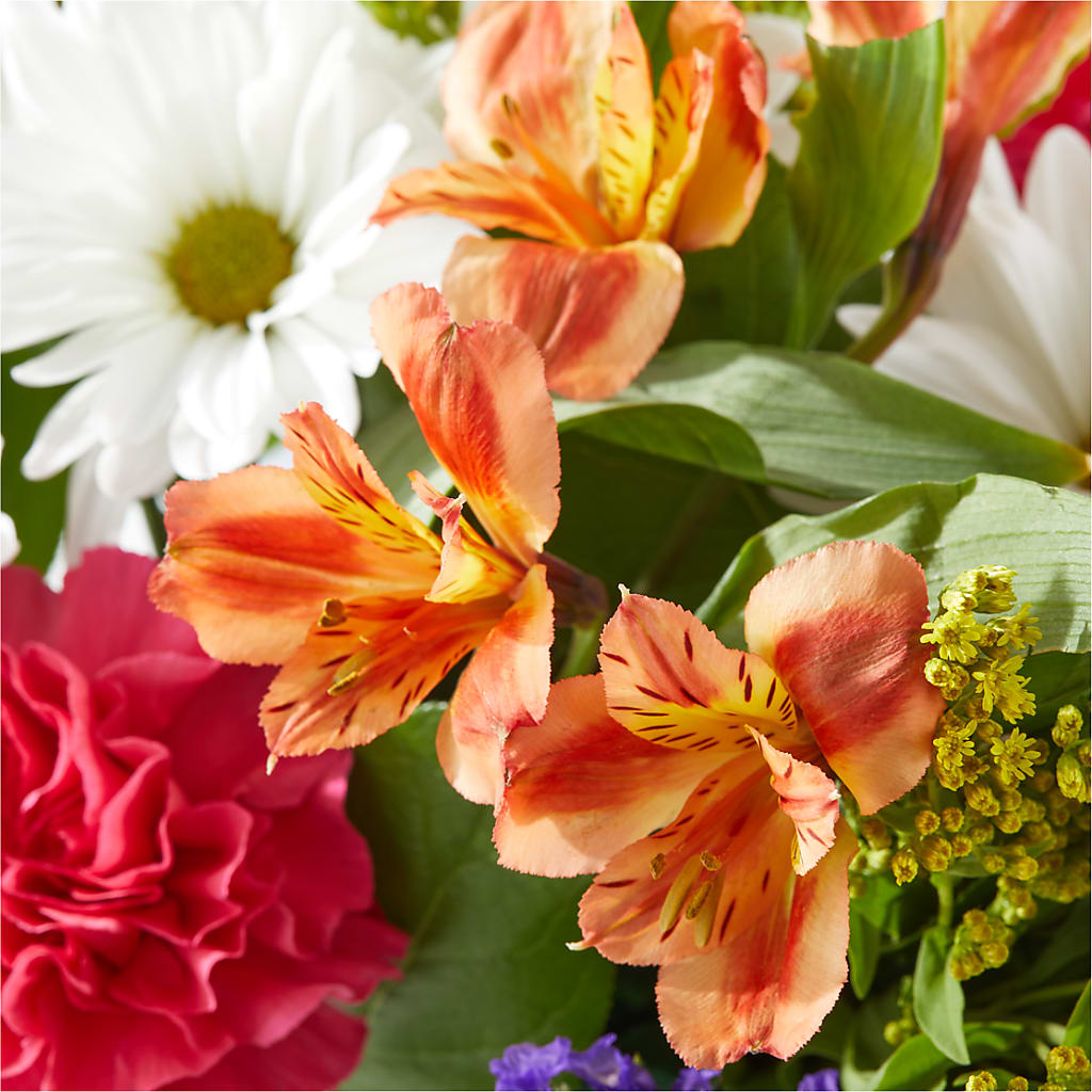 Oopsie Daisy Box Bouquet –  White Lilies N Paradise, Kokomo IN